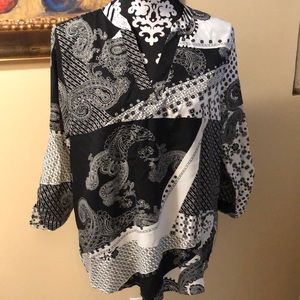 Manhattan Blues V Neck lightweight hi/lo hem long sleeve/rollup button top